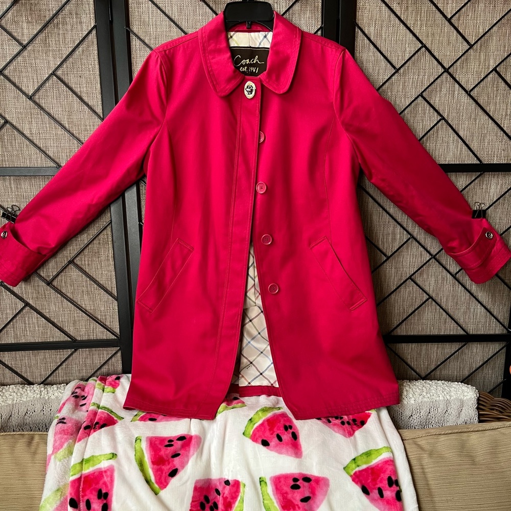 🛍🛍🛍  GENTLY WORN ….. COACH WALKING COAT 🛍🛍🛍